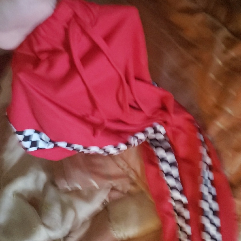 Red pants - Picture 2 of 2